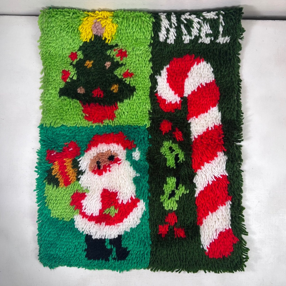 Vtg 24x18 Christmas Latch Hook Wall Hanging Noel Santa Tree Candy‎ Cane 70s Xmas